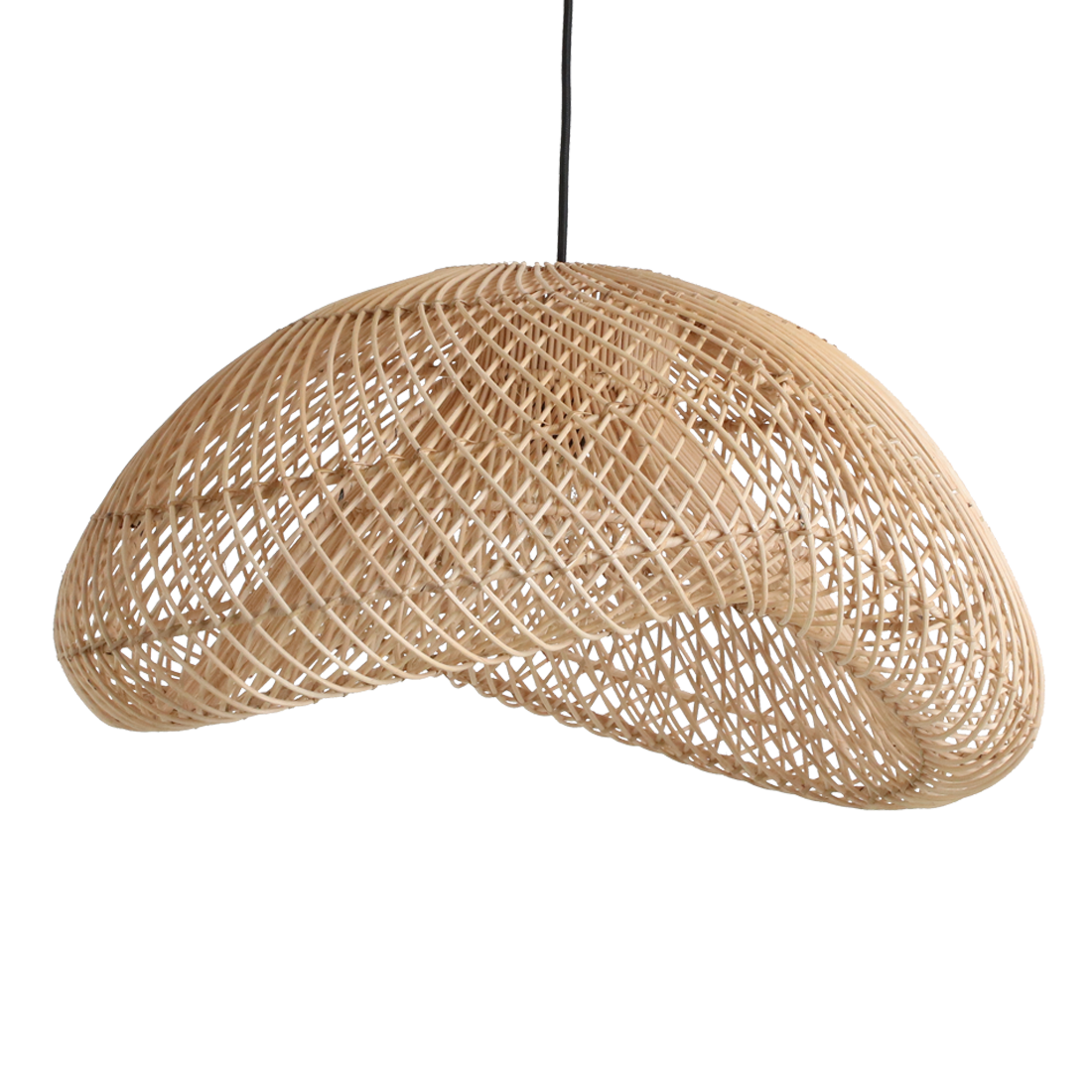 Suspension en rotin Maze Organic dans un intérieur chaleureux