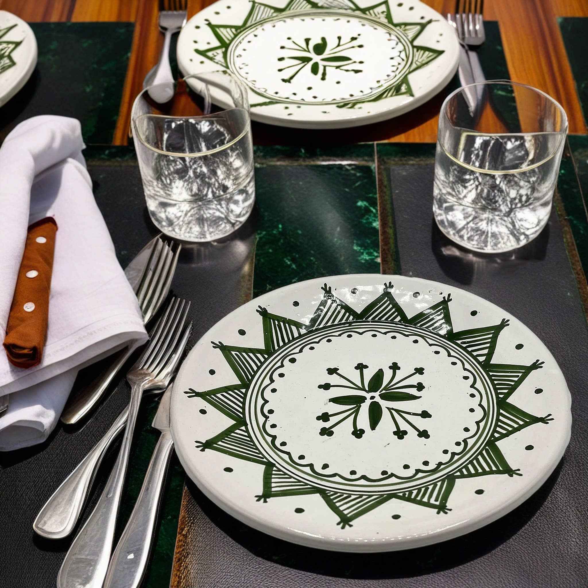 Assiette Décorative En Céramique Tunisienne Peinte À La Main #3
