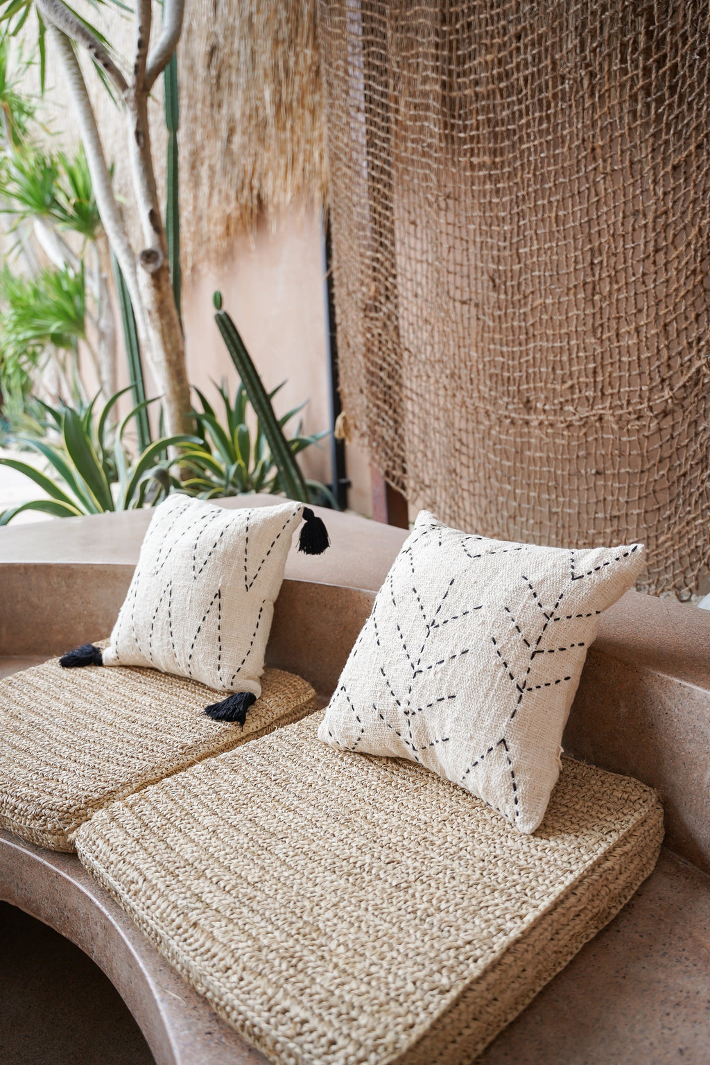 Cushion - Le Pantai Hitam