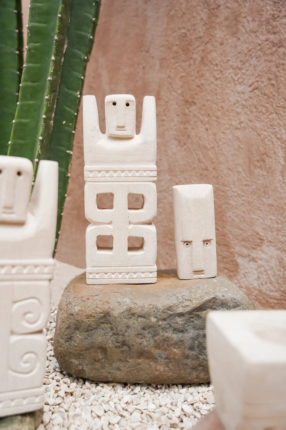 Stone figurine - Classic stone men
