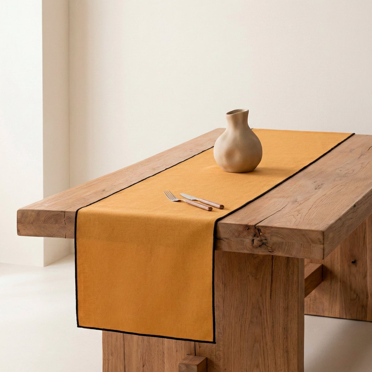 Chemin de table uni coton ocre