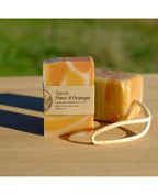 Savon solide à la fleur d'oranger 100 g Savonnerie de la Buèges, vue 3