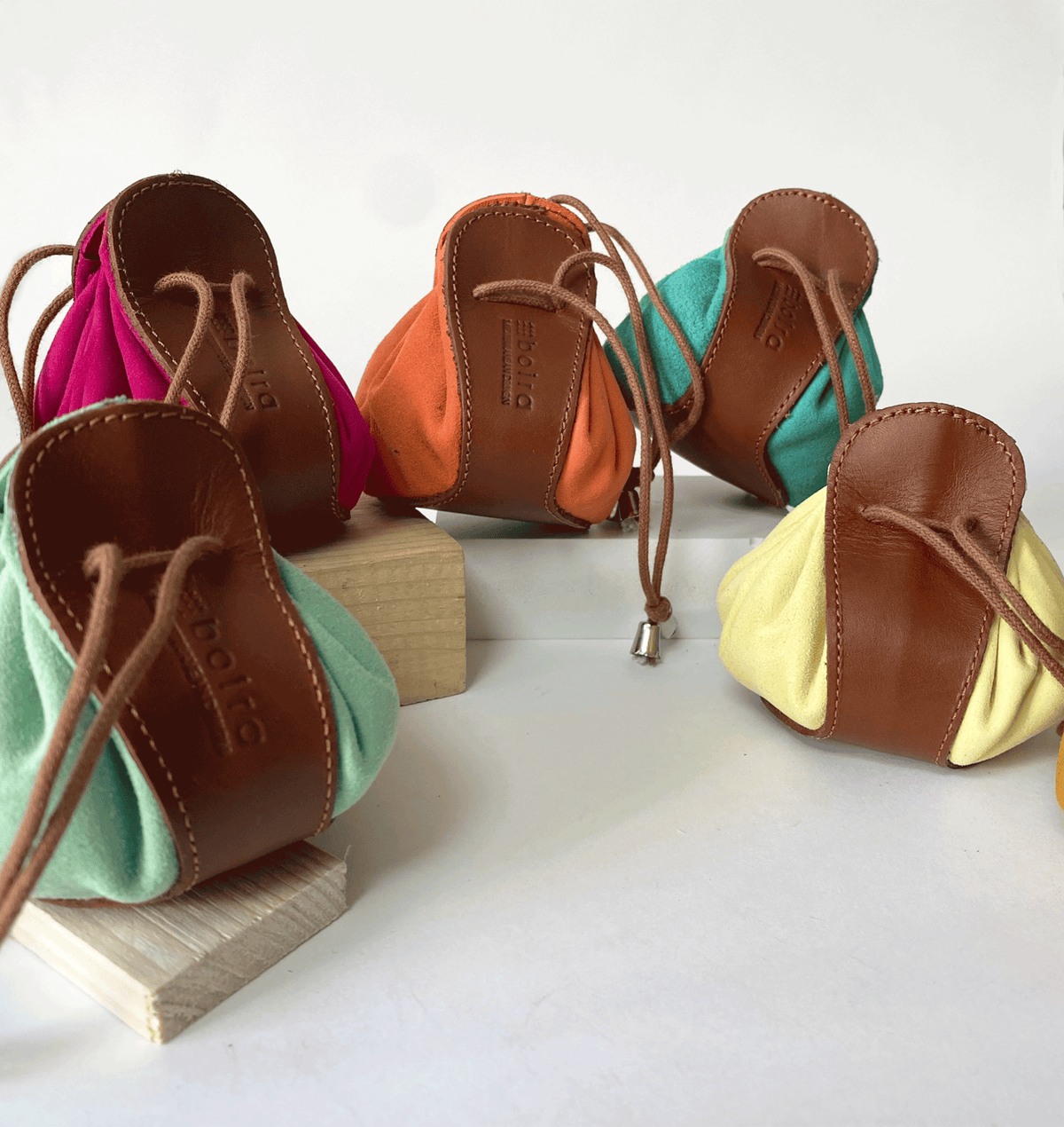 Pochette à cordon en cuir VALTICO, vue de détail